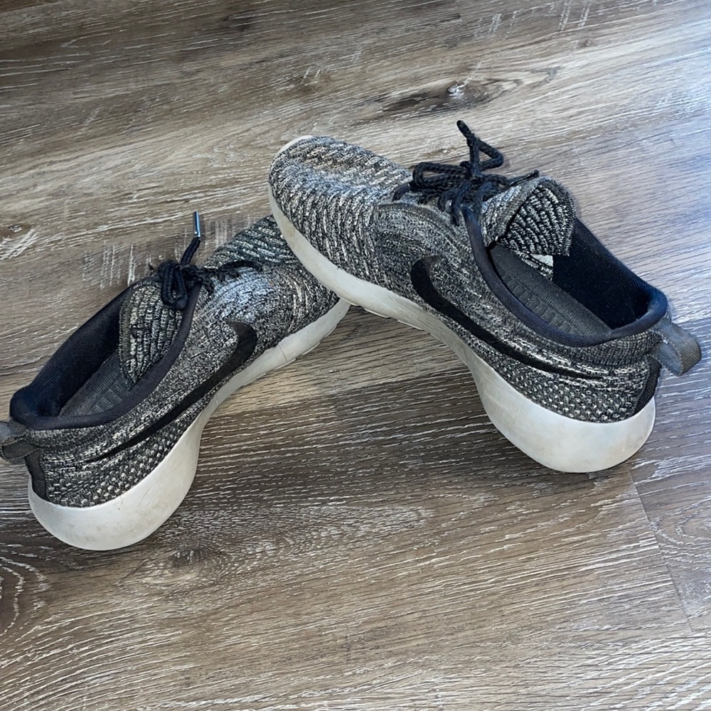 Nike flyknit roshe